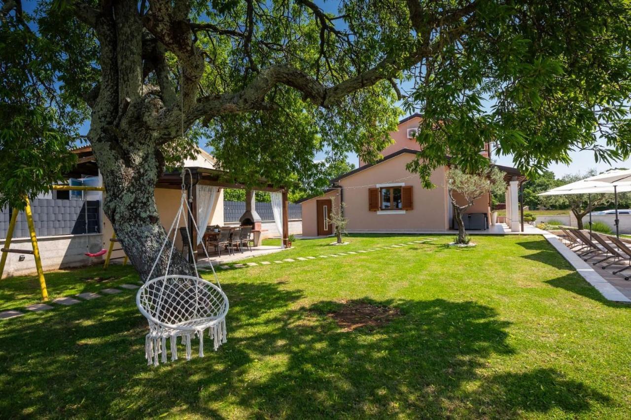 Activity Villa Gita With Pool And Grill In Tinjan Экстерьер фото