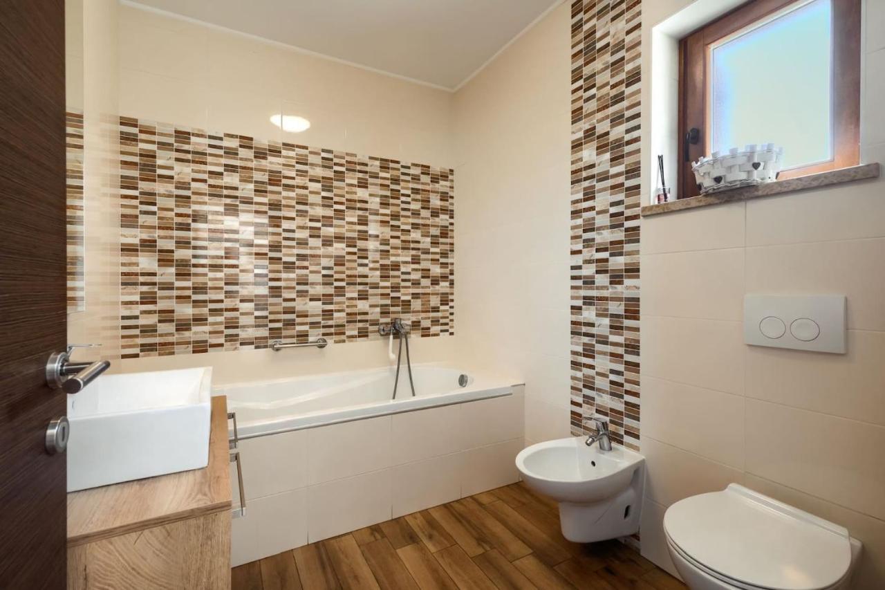 Activity Villa Gita With Pool And Grill In Tinjan Экстерьер фото