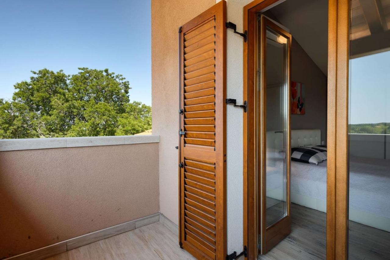 Activity Villa Gita With Pool And Grill In Tinjan Экстерьер фото