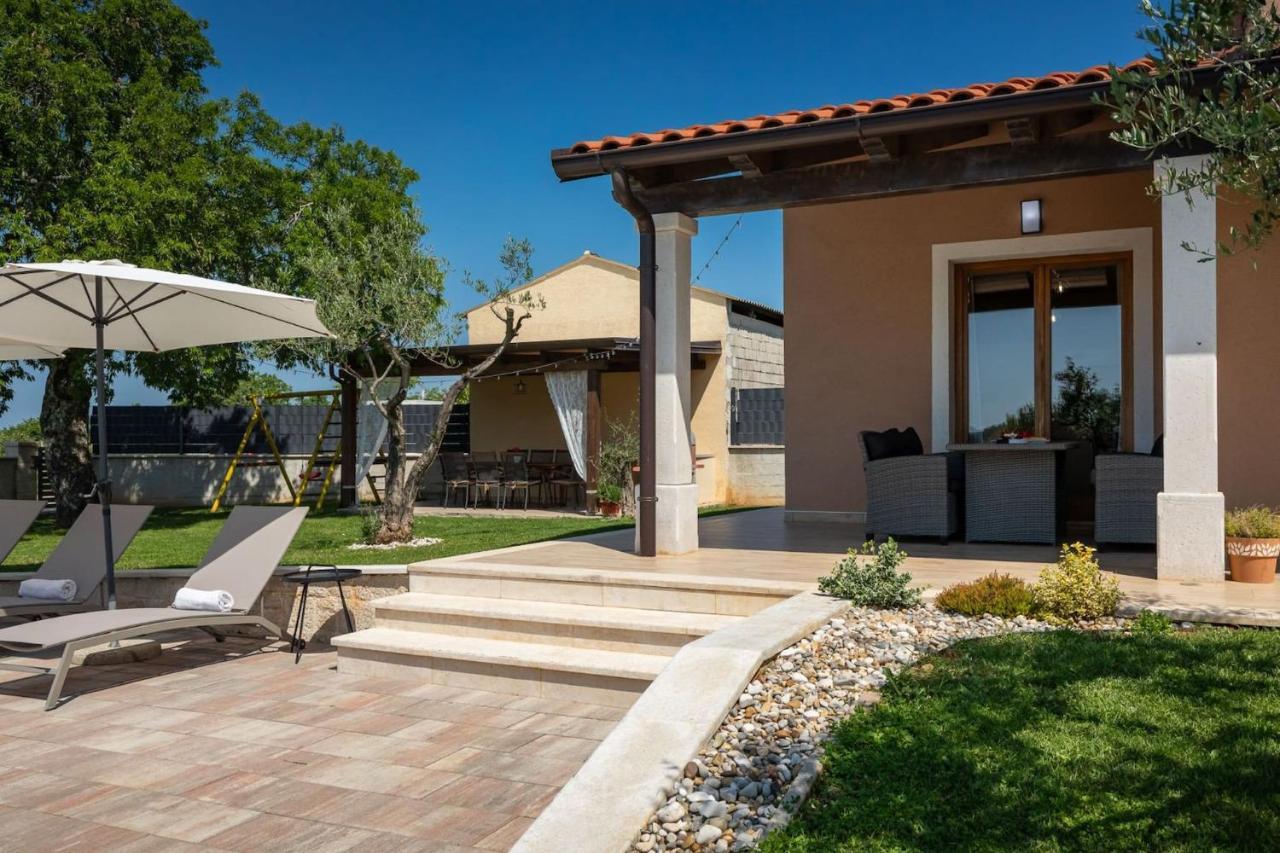 Activity Villa Gita With Pool And Grill In Tinjan Экстерьер фото